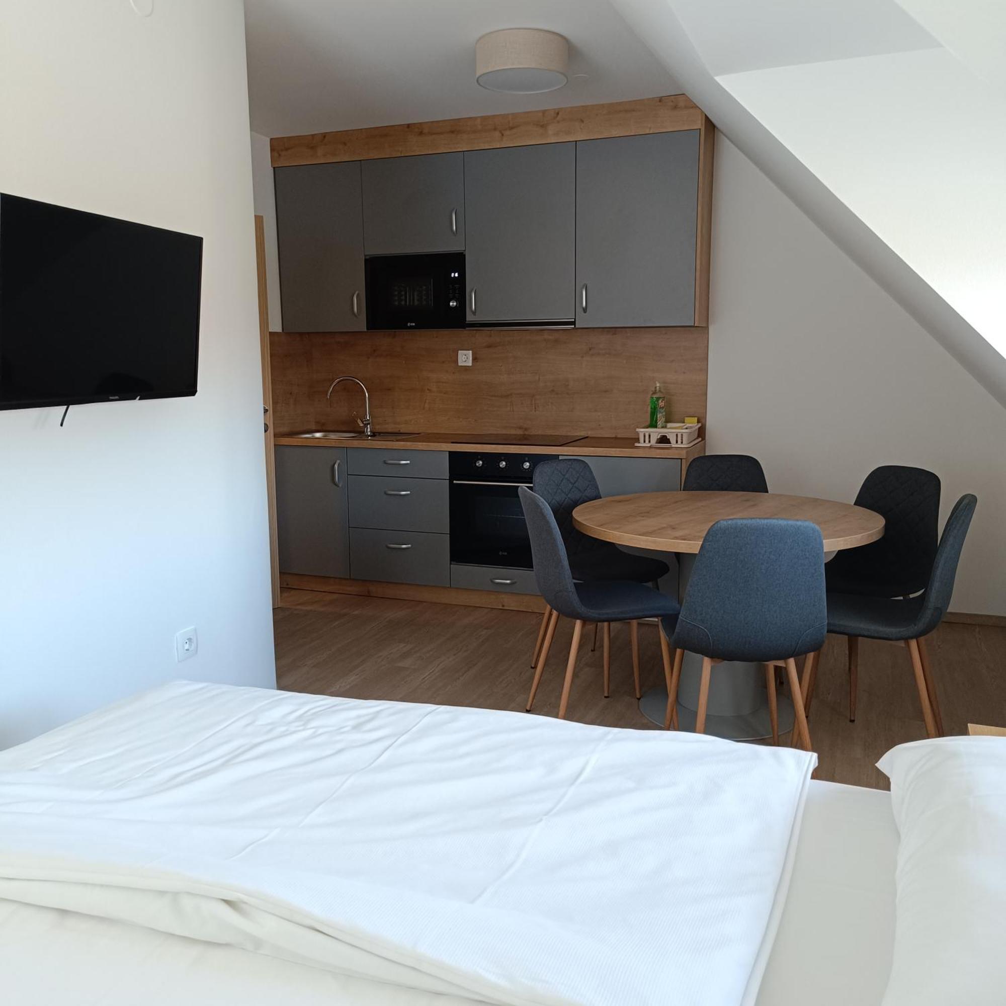 Guesthouse Haler Podčetrtek Exteriör bild